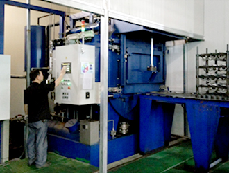 Hydrocarbon vacuum cleaner